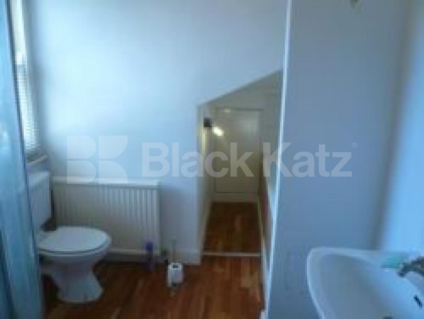 			2 Bedroom, 1 bath, 1 reception Flat			 Rosebery Gardens, CROUCH END N8